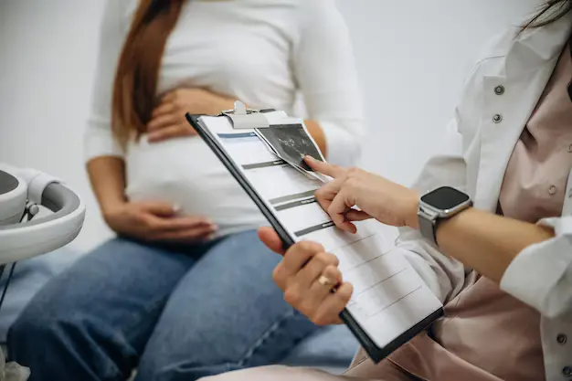 Why You Shouldn’t Track Contractions Manually (and What to Do Instead)